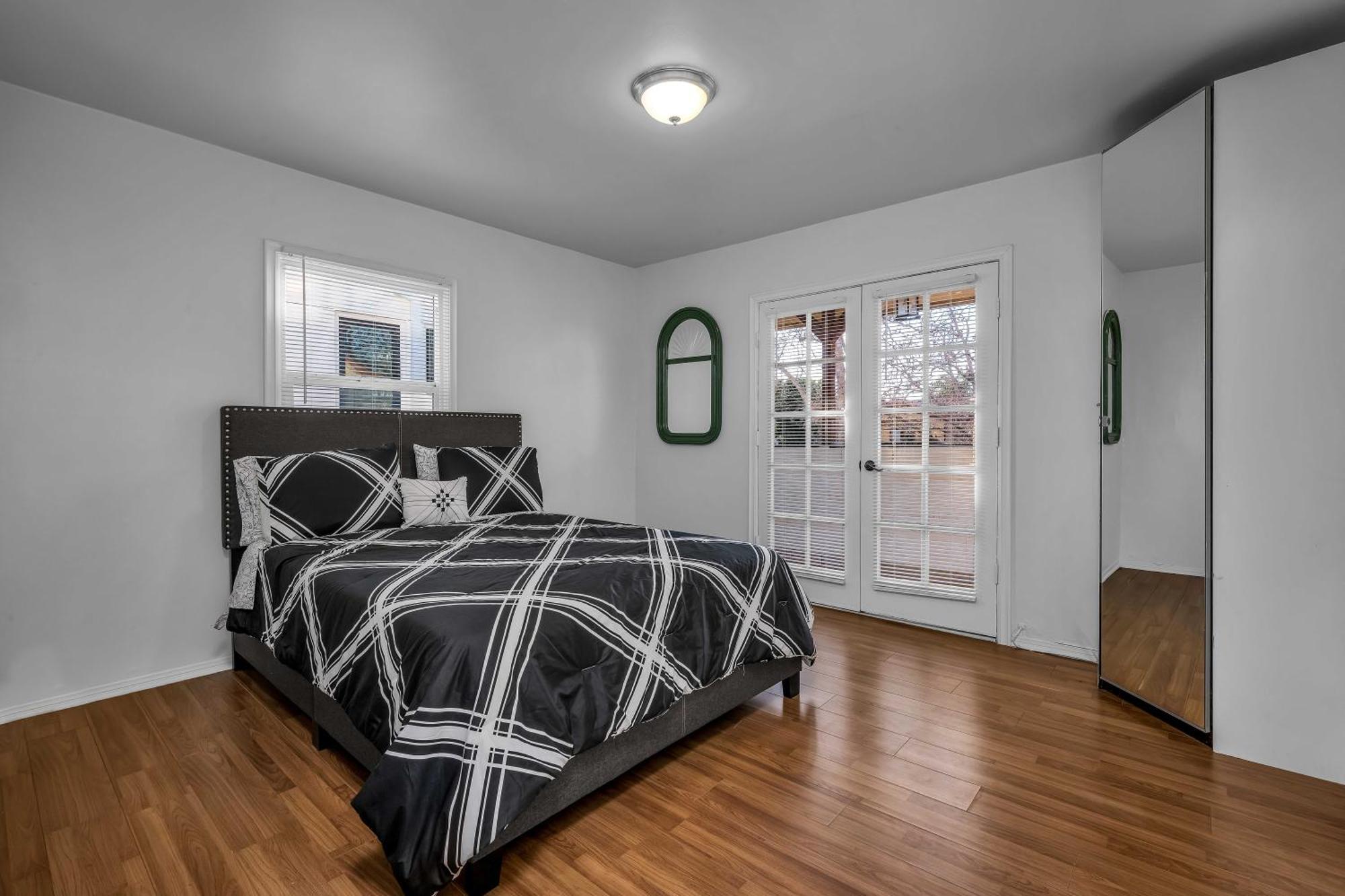 Spacious 2 Levels 2-bedroom 2-bath In The Neighborhood Casa vacanze Los Angeles