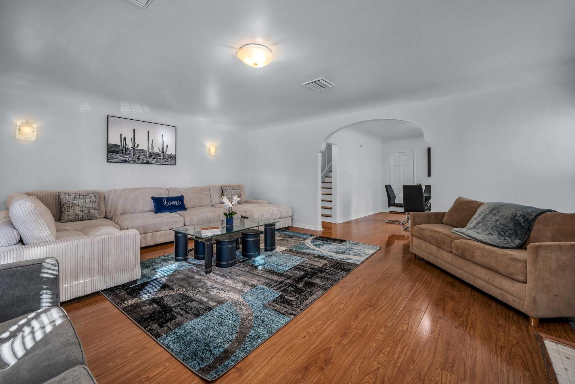 Casa vacanze Spacious 2 Levels 2-bedroom 2-bath In The Neighborhood *